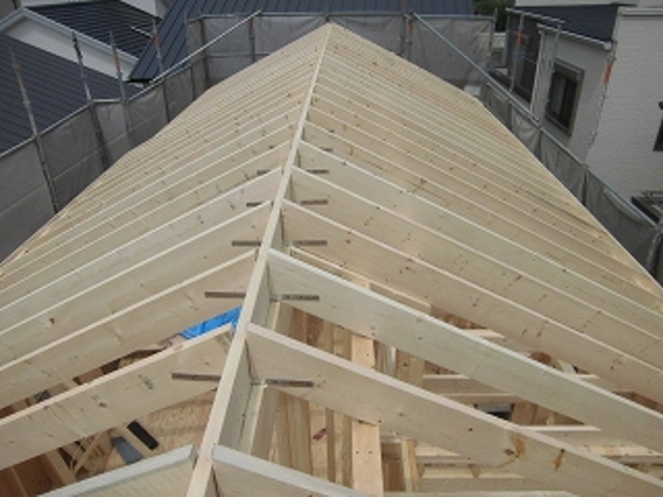 建物の棟が上がりました！