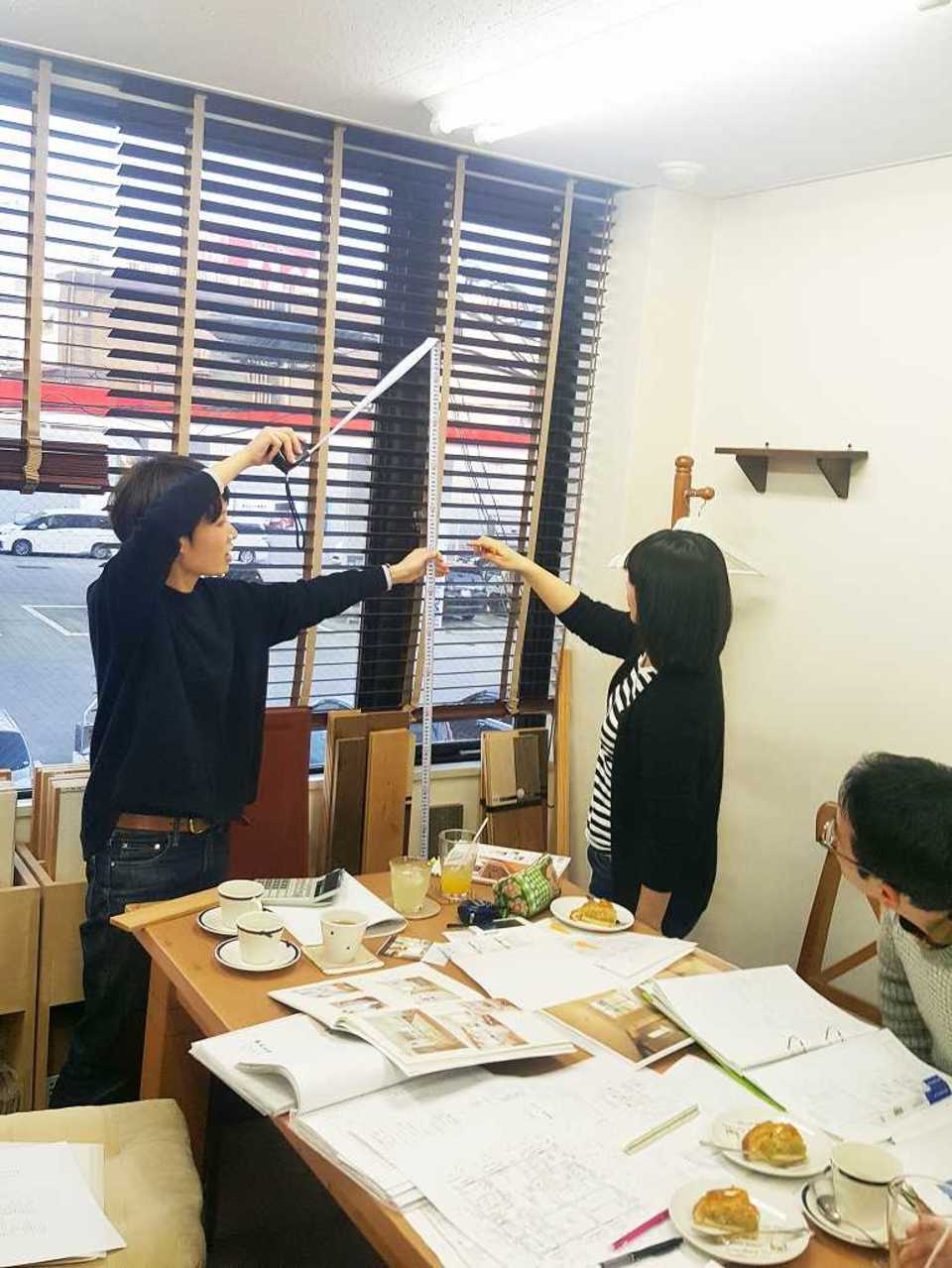スクラップブックを広げて