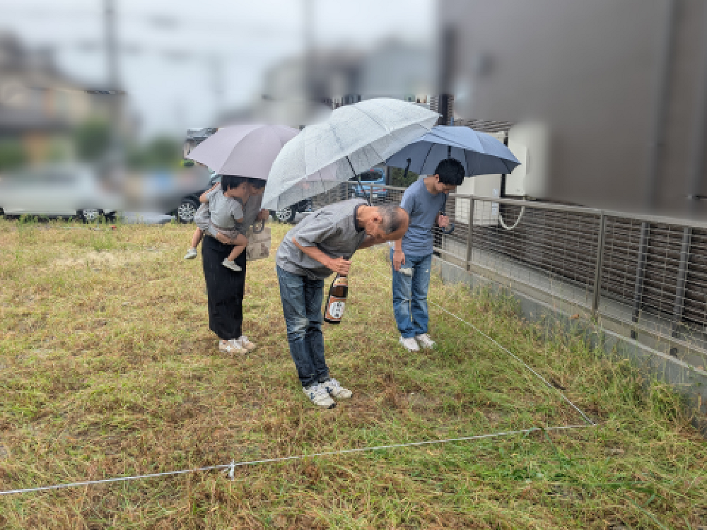 南欧風の２階建て