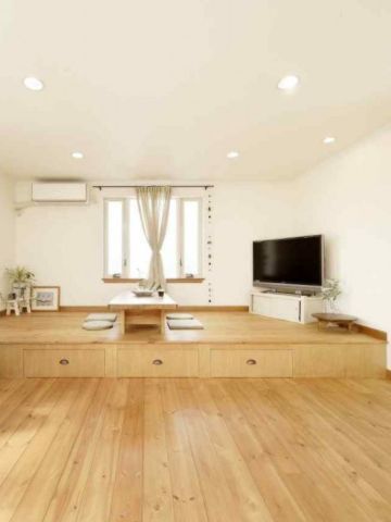 シンプルナチュラルな2世帯3階建ての家LDK