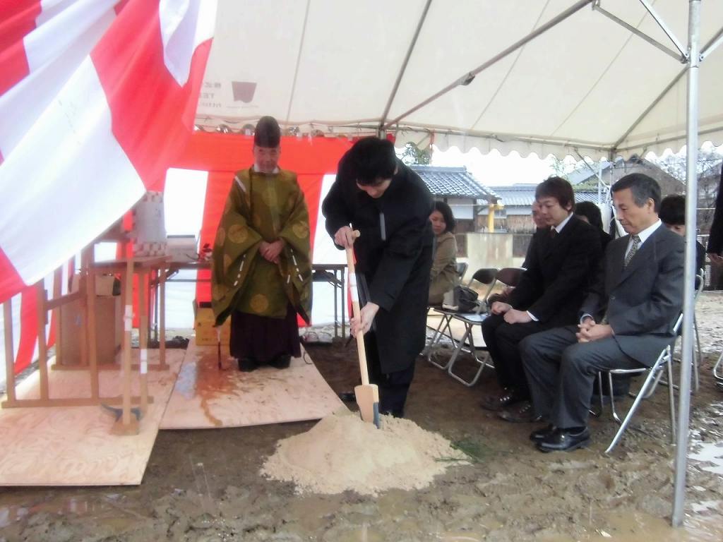 雨の中の地鎮祭、お疲れ様でした！