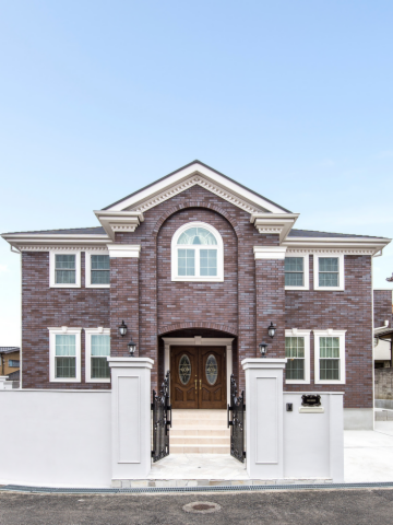 総レンガ張りGeorgian Style House #輸入住宅 #シンメトリー #サーキュラー階段 