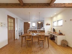 ★3階建て、2世帯住宅は吹き抜けでつながるナチュラルハウス