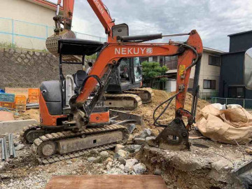 枚方で建て替え解体中
