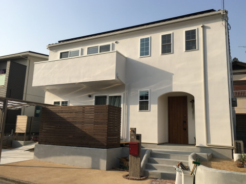 目指したのはきれい×インダストリアル 二階建てエコハウス