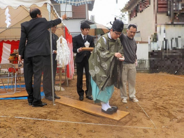 四方をお清めします