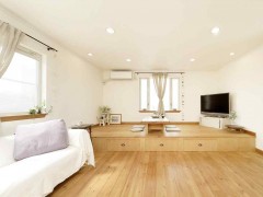 ★広々LDKで子供たちはダンスの練習。光溢れる2世帯、3階建ての家