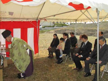 あったかーいU様邸の、地鎮祭を行いました。