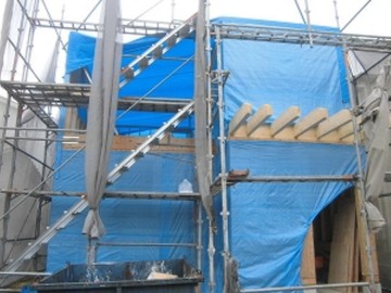 2階部分まで工事が進んでいます