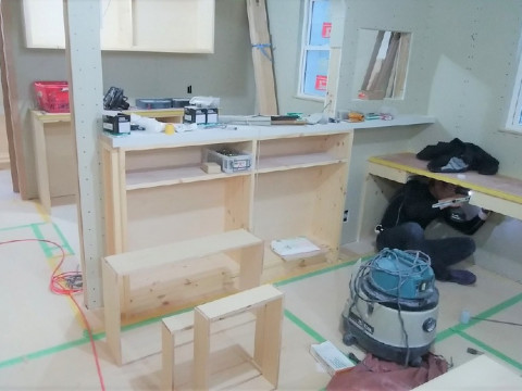 スタディコーナー製作中
