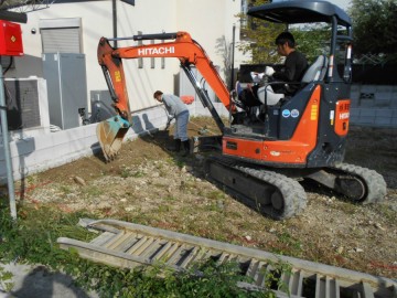 基礎工事が着工しました