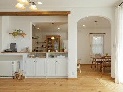 光と風を第一に、パティオを設けた温もりある設計